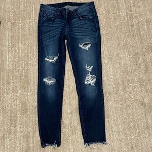 KanCan dark wash distressed skinny jeans, size28